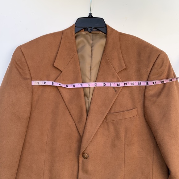 Men’s blazer Suede camel color. See pictures for sizes great for fall - Picture 13 of 14